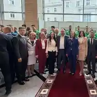 Шок! Политиците се възползват от успеха на волейболистите!