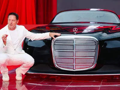 Шокиращият Mercedes Vision Iconic: Завръщането на лукса!