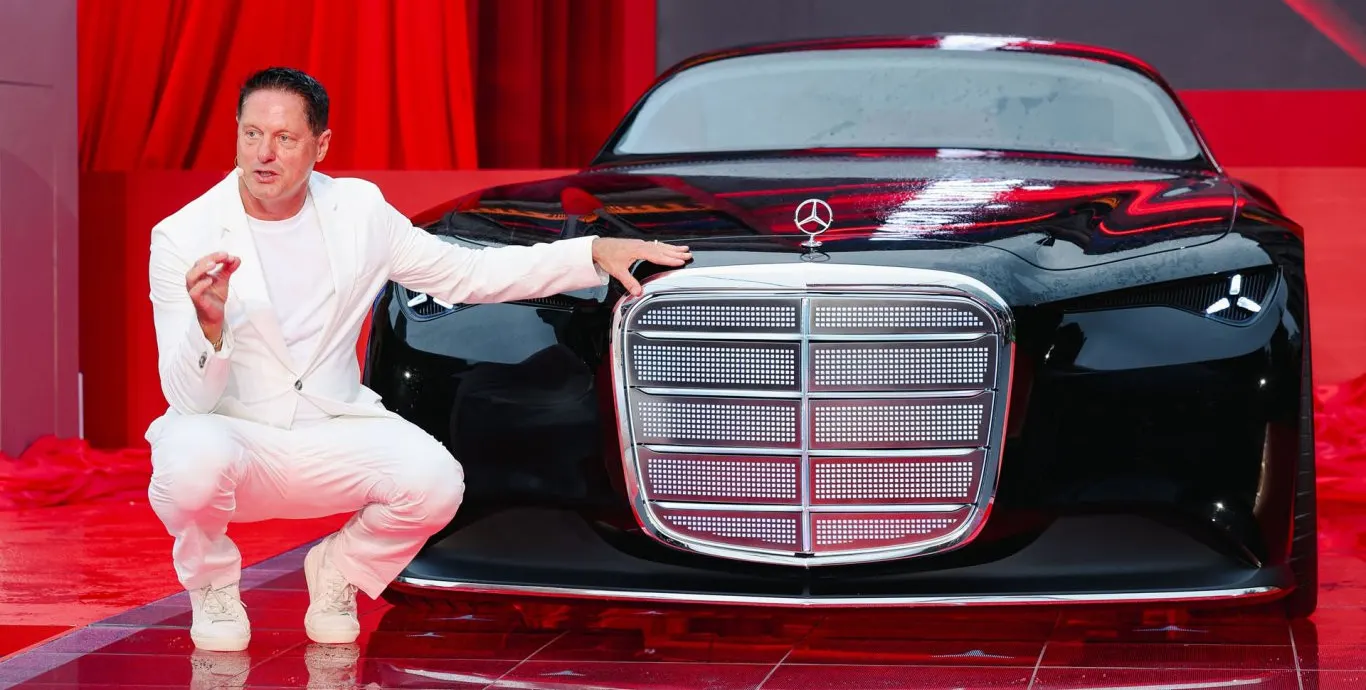 Шокиращият Mercedes Vision Iconic: Завръщането на лукса!