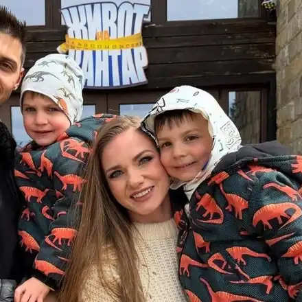 Шокираща новина: Мис България кара децата си да работят!