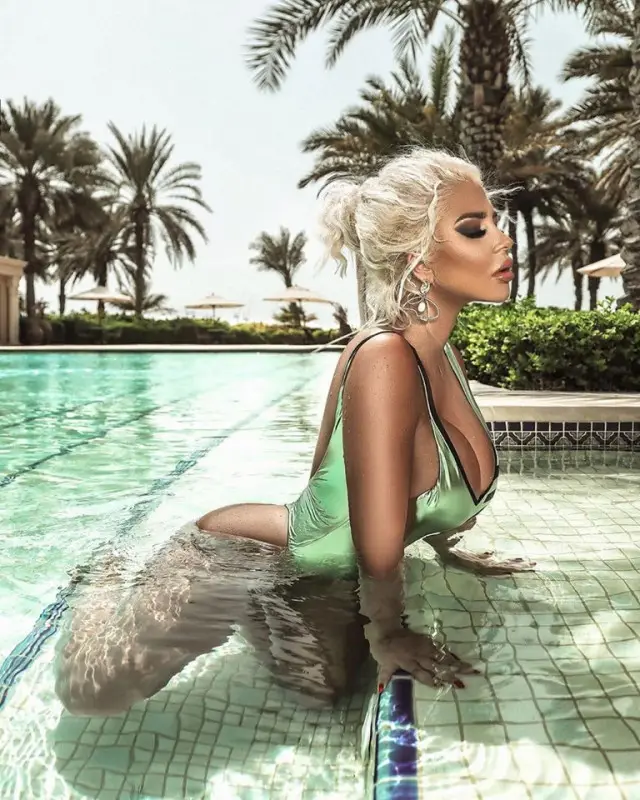 Андреа шокира Севлиево – вижте истината без фотошоп!