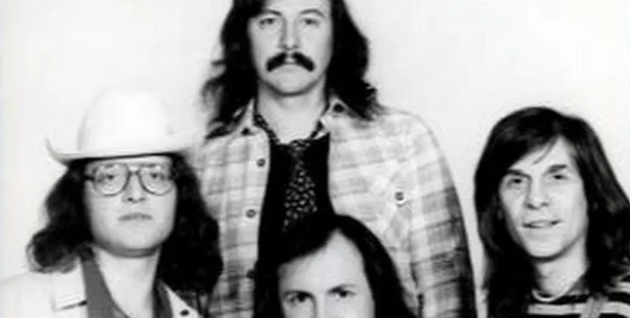 Шокиращи тайни от живота на „Щурците“: Непознатият им мрак!