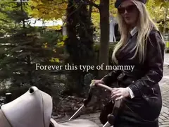 Натали Трифонова по минижуп разхожда бебето