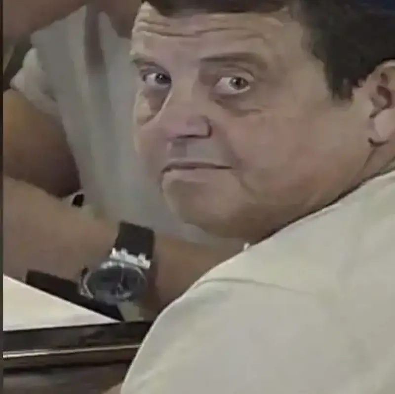 Нови скандални разкрития за действията на Ташев-белите чехли на Елените!