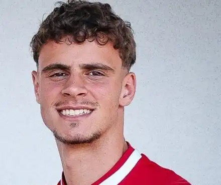 Новият капитан на ЦСКА показа красивото си гадже (Снимки)