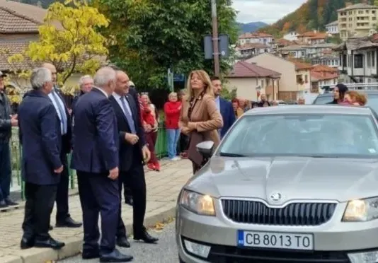 Скандалът с BMW-то на Десислава Радева разтърси България!