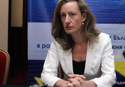 Скандал! Зинаида Златанова яхва самолета на Румен Радев!