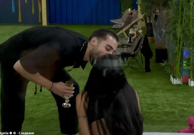 Скандал в Биг Брадър: Сияна и Стефан под завивките!