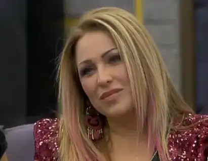 Рени се срина! На 56 г., а вече за нищо не става – ни за пеене, ни за секс. Това е краят!