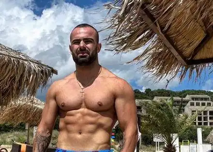 Ричард Величков  иска 100 бона  от „Ергенът”