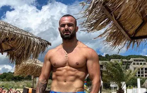 Ричард Величков  иска 100 бона  от „Ергенът”