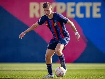 Секси Симона вдъхновява Мартин Георгиев за мача с Испания!