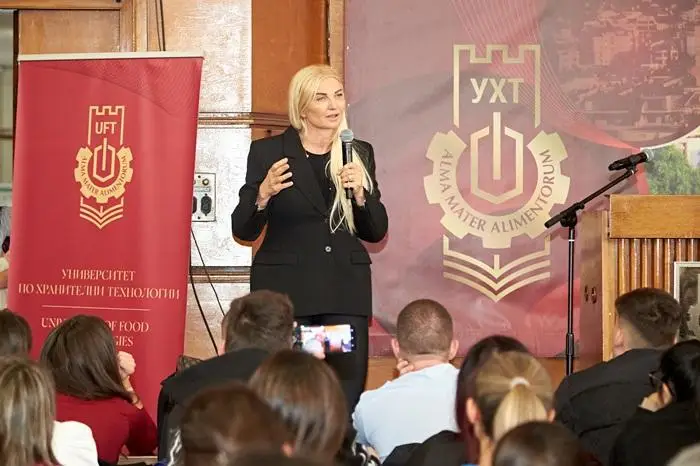 Силвена Роу стана професор без висше образование – шок за всички!