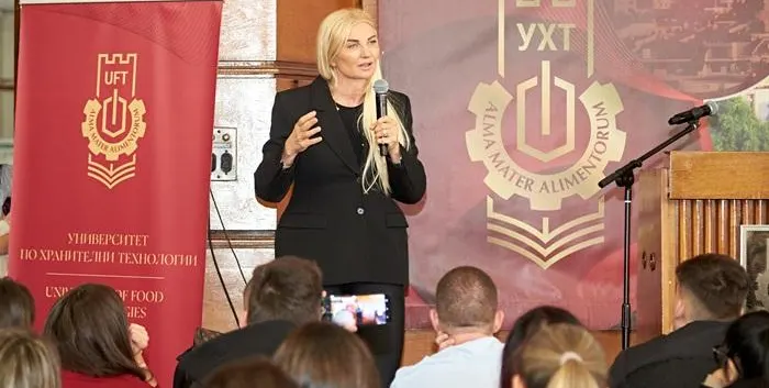Силвена Роу стана професор без висше образование – шок за всички!