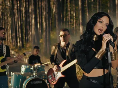 Симона Загорова блести в черна рокля и шокира с нова песен!