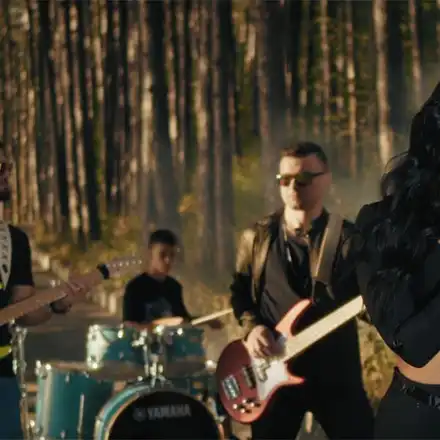 Симона Загорова блести в черна рокля и шокира с нова песен!