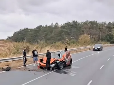 Шок! Луксозният 'Макларън' на Ивелин Михайлов катастрофира!