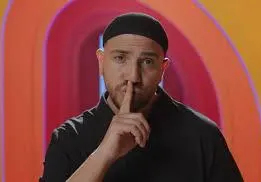 Шокиращи разкрития: Мути излиза с жена след гей скандала!