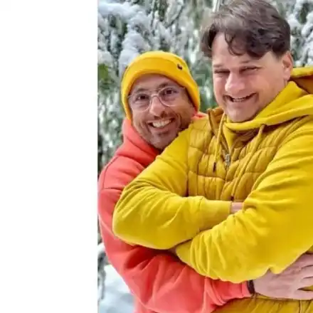 Шокиращ гей скандал: Родители защитават театралната школа!