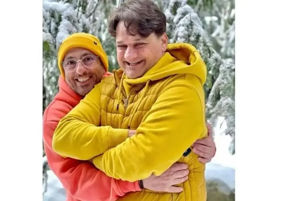 Шокиращ гей скандал: Родители защитават театралната школа!