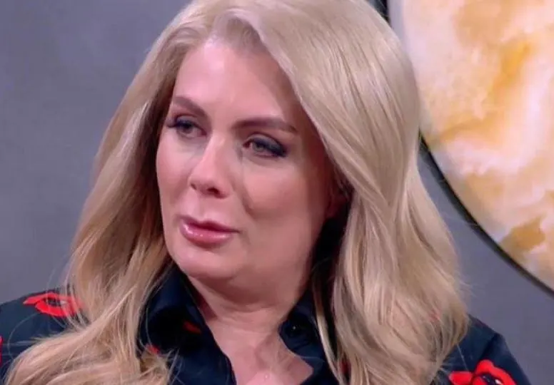 Венета Райкова избяга в Париж след скандала с bTV!