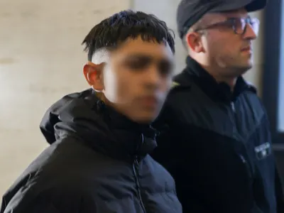 Съдът остави в ареста 15-годишния Георги, обвинен за убийството на свой връстник в мол