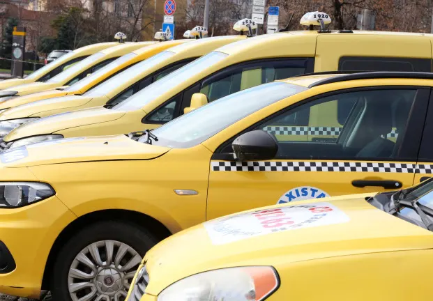 Такситата в София вдигат тарифата от 2026 г.