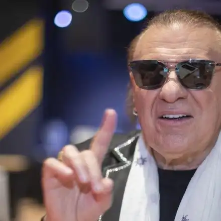 Васил Найденов: Партиен лидер или просто шега?