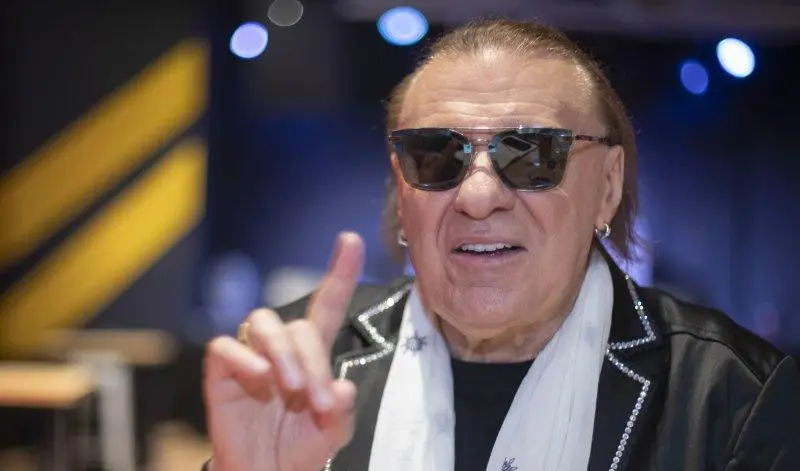 Васил Найденов: Партиен лидер или просто шега?