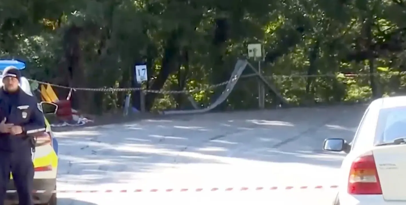 Вижте мига, в който състезателната кола се врязва в хората на рали край Варна (видео)