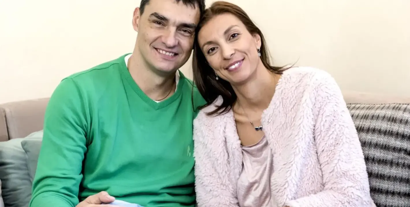 Владо Николов три пъти пада на коляно пред Мая