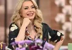 ВЗРИВ!! Венета Райкова получи годежен пръстен от младото си и богато гадже! (въпросният по-малък от нея с 8 лета – ВИЖ ТУК)