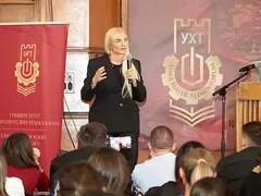 Силвена Роу стана професор без висше образование – шок за всички!