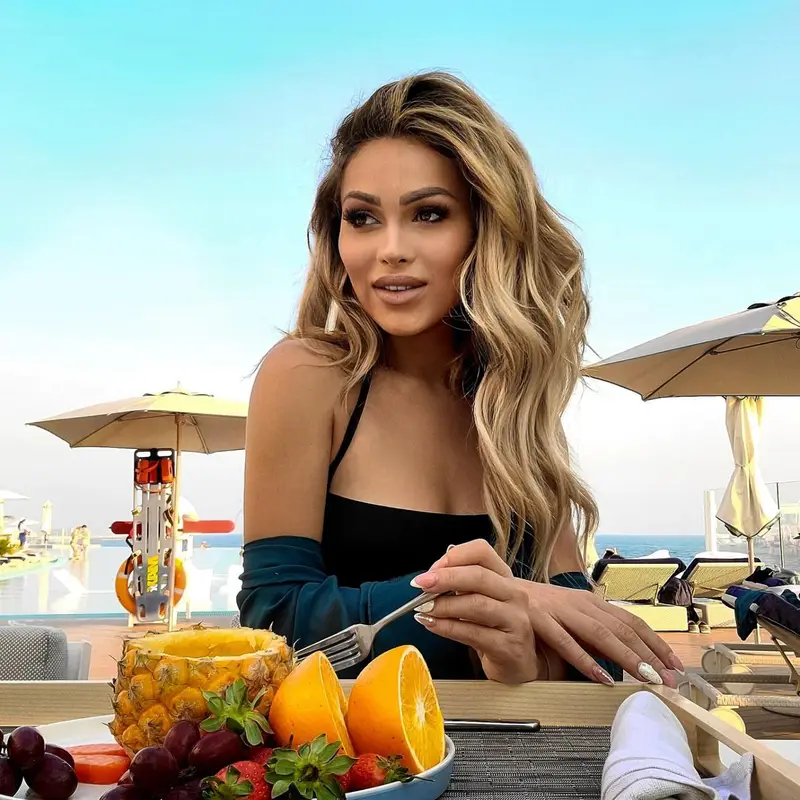 Нора Недкова шокира с кулинарен уикенд в кухнята!