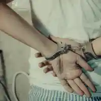 Задържаха заподозрения в убийството на 15-годишния в мол