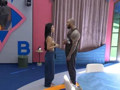 Защо ЛЪЖЕ?! Вижте Въшката Сияна от "Биг Брадър" преди корекциите! (+Брат й скочи на Иван)