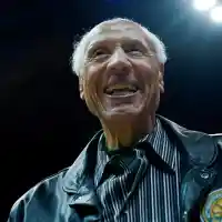 Скандал в света на баскетбола: Легенда си отиде на 88!