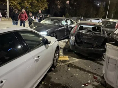 Шок! Бивш шеф на 'Автомагистрали' помете 6 коли в София!