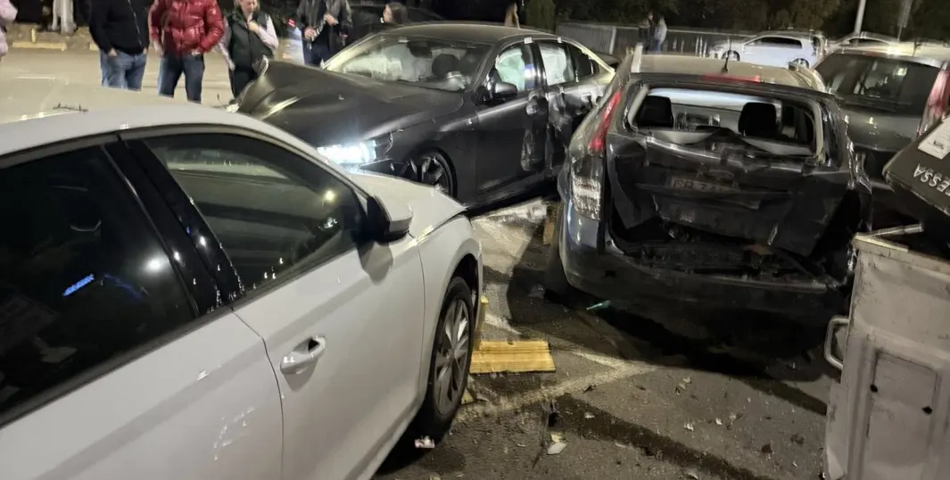 Шок! Бивш шеф на 'Автомагистрали' помете 6 коли в София!