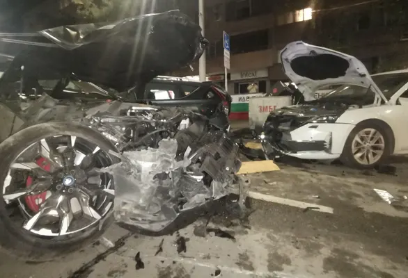 Шок! Бивш шеф на 'Автомагистрали' помля 6 коли с 1,52 промила!