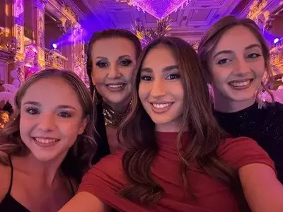 Мария Петрова отпразнува юбилей с френски шик и танци на Боби Михайлов!