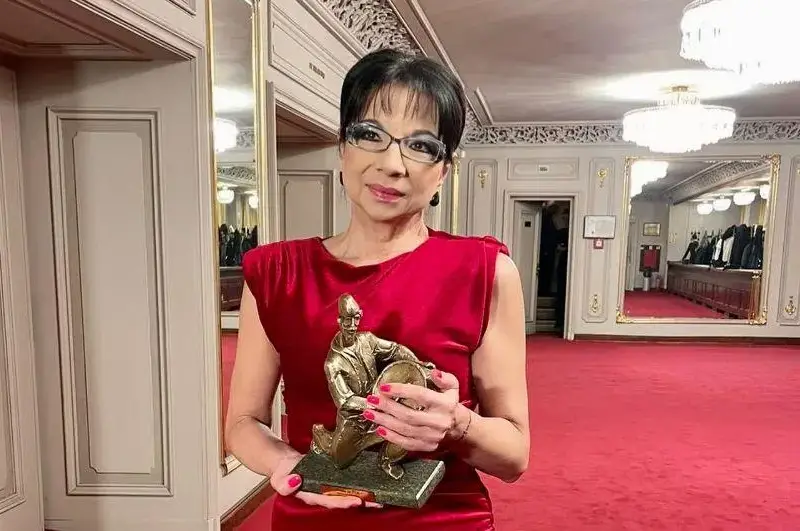 Цветанка Ризова стана БАБА на близначки! Щастлива с новия си мъж