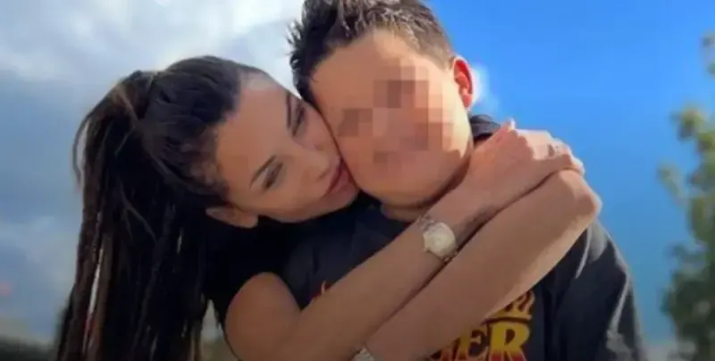 Шок! Диляна Попова учи сина си на живот в реалността!