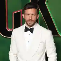 Джонатан Бейли - Най-сексапилният мъж на света за 2025 г.!