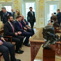 Доскоро санкциониран терорист, Ахмед аш Шараа влезе в Белия дом, макар и не през главния вход