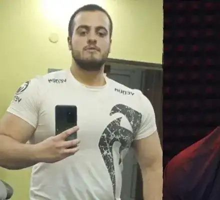 Шокираща прилика: Двойникът на Карлос Насар разтърси Карлово!