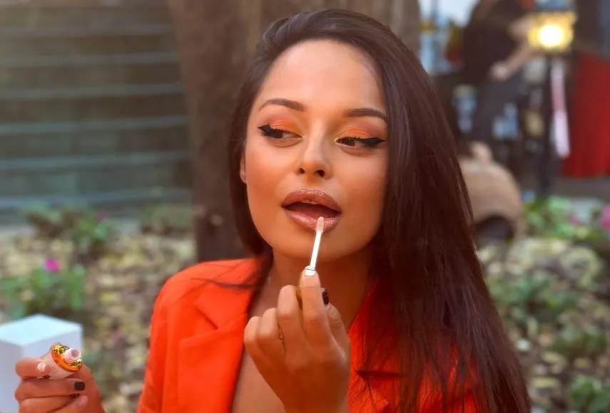 Дъщерята на Доган гримира водещите на „Биг Брадър“! Майка й Ширин вече е актриса