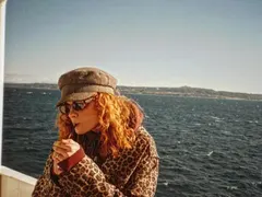 Алена Вергов шокира с нова екстравагантна визия!