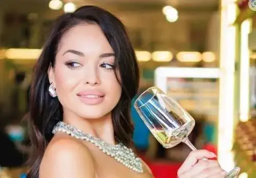 Ергенката Блага се оправдава: Не съм алкохоличка! Пия от скука