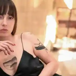 Ергенката Елена шокира: Влюбена в мистериозен мъж от Великобритания!